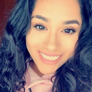 Meet your Posher, Briana